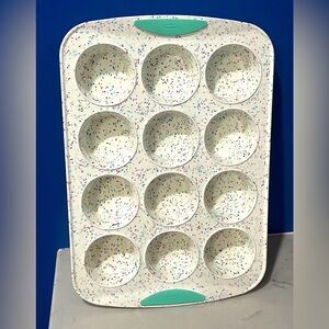 Trudeau Silicone 12 Count Muffin Pan, Multicolor Confetti, Dishwasher Safe